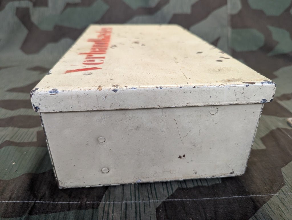 Verbandkasten with Contents — image 19