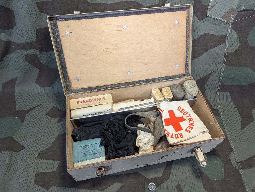 Verbandkasten with Contents — image 2