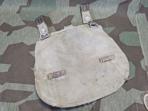 Early M31 Breadbag Worn