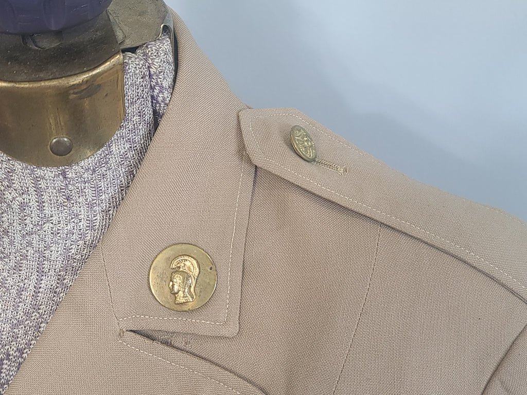 Khaki WAC Uniform: Jacket & Skirt & Medals(B-36' W-24' H-34') — image 10