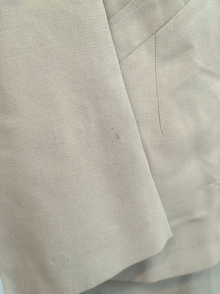 Khaki WAC Uniform: Jacket & Skirt & Medals(B-36' W-24' H-34') — image 17