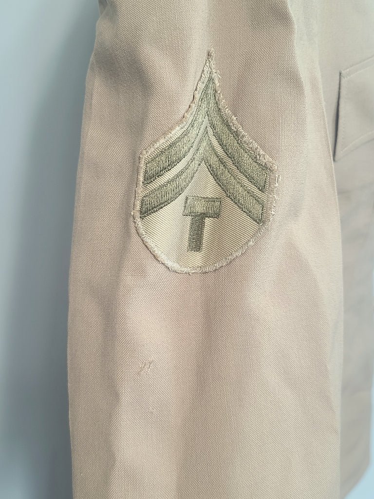 Khaki WAC Uniform: Jacket & Skirt & Medals(B-36' W-24' H-34') — image 18