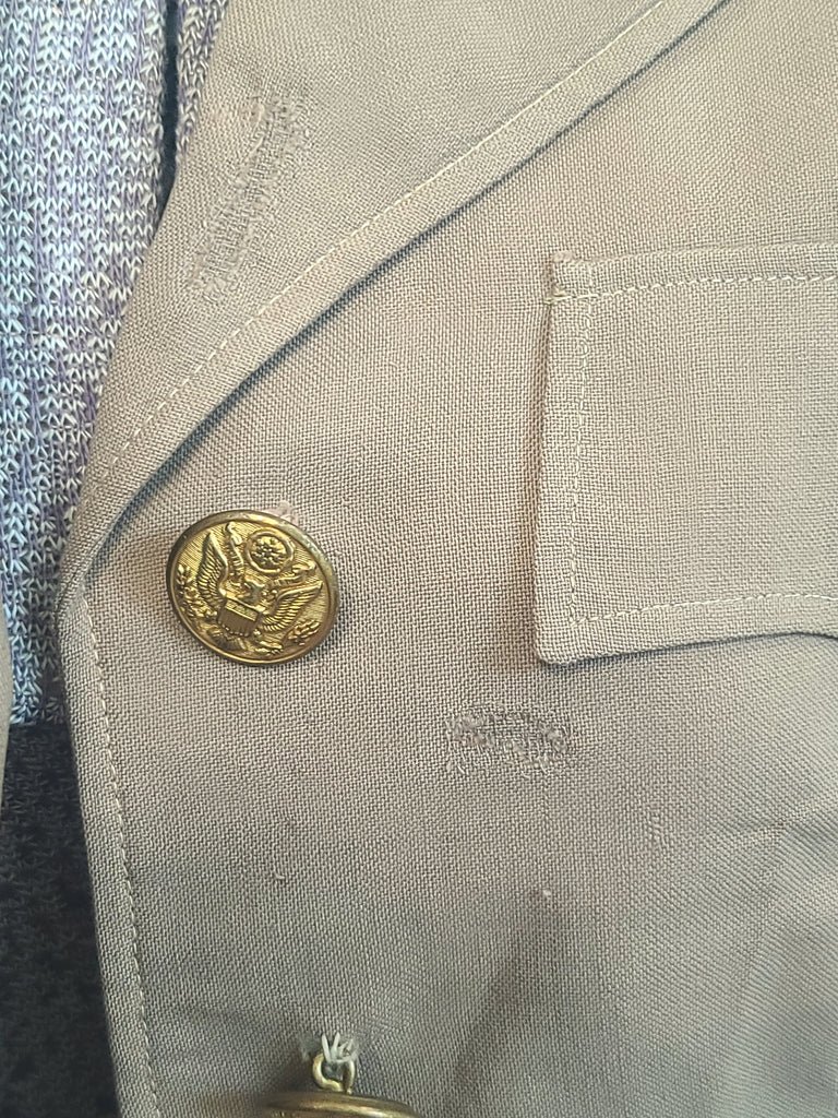 Khaki WAC Uniform: Jacket & Skirt & Medals(B-36' W-24' H-34') — image 20