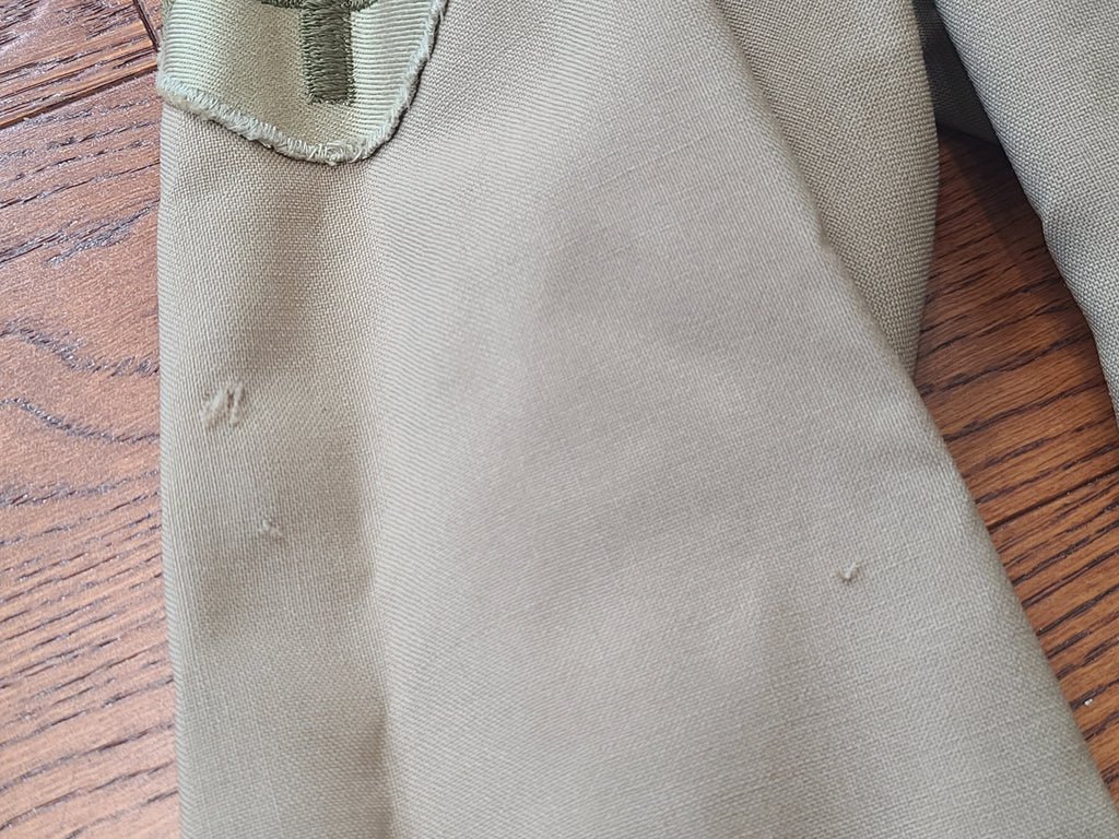 Khaki WAC Uniform: Jacket & Skirt & Medals(B-36' W-24' H-34') — image 29