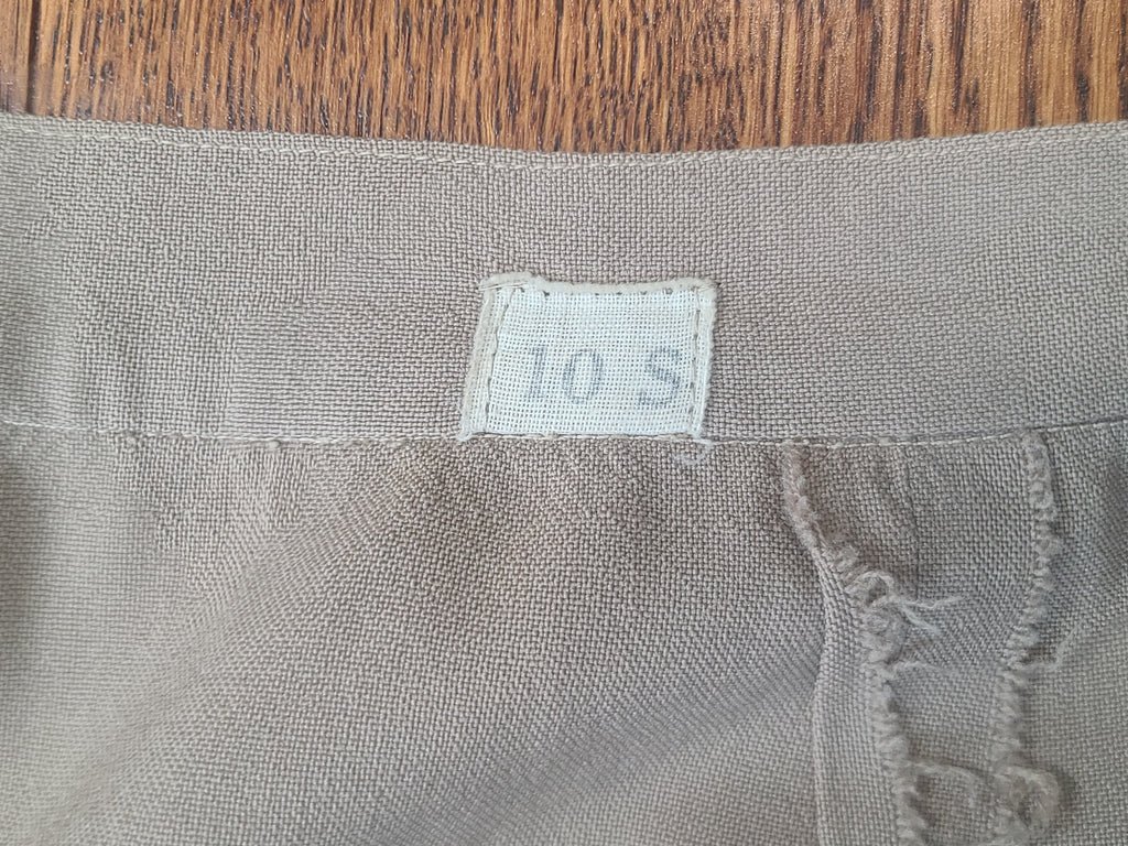 Khaki WAC Uniform: Jacket & Skirt & Medals(B-36' W-24' H-34') — image 31