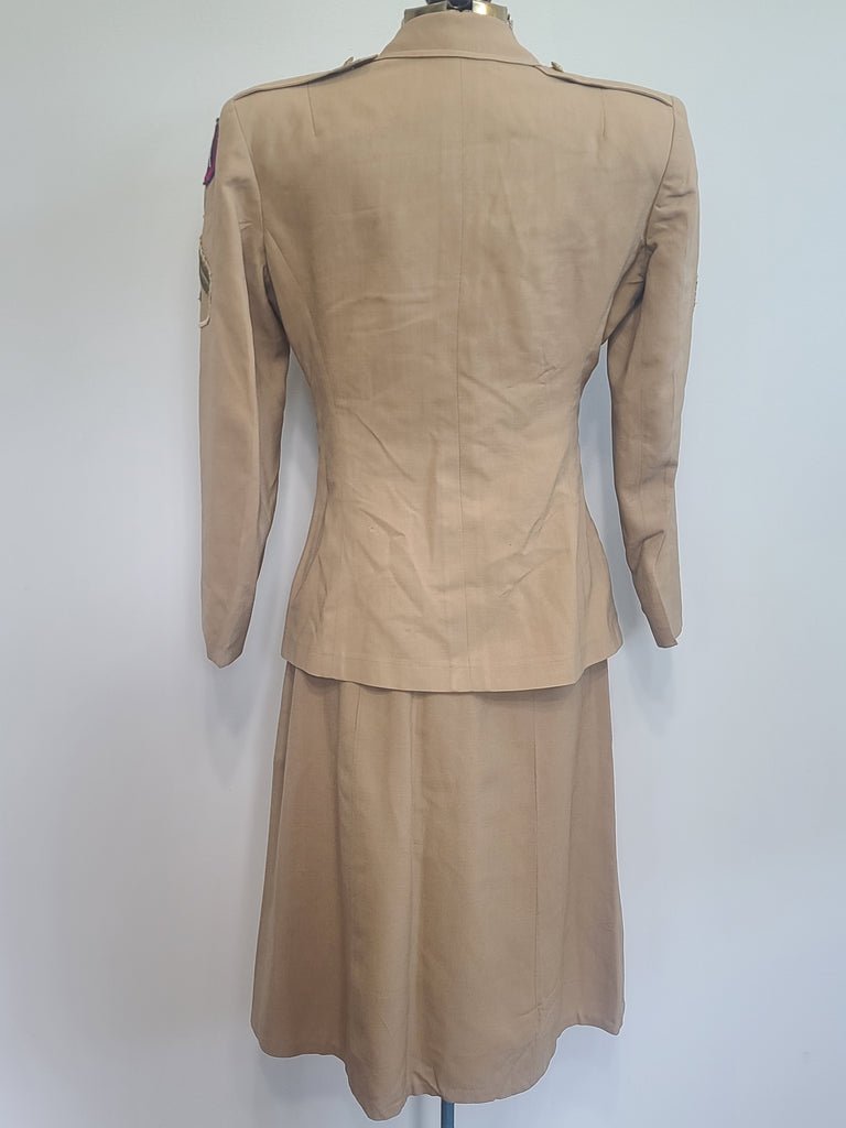 Khaki WAC Uniform: Jacket & Skirt & Medals(B-36' W-24' H-34') — image 4