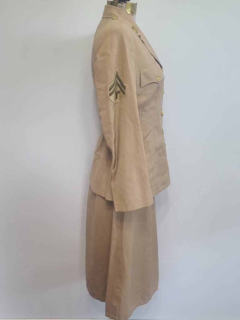 Khaki WAC Uniform: Jacket & Skirt & Medals(B-36' W-24' H-34') — image 5