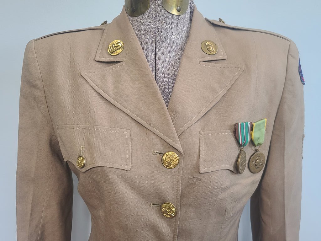 Khaki WAC Uniform: Jacket & Skirt & Medals(B-36' W-24' H-34') — image 6