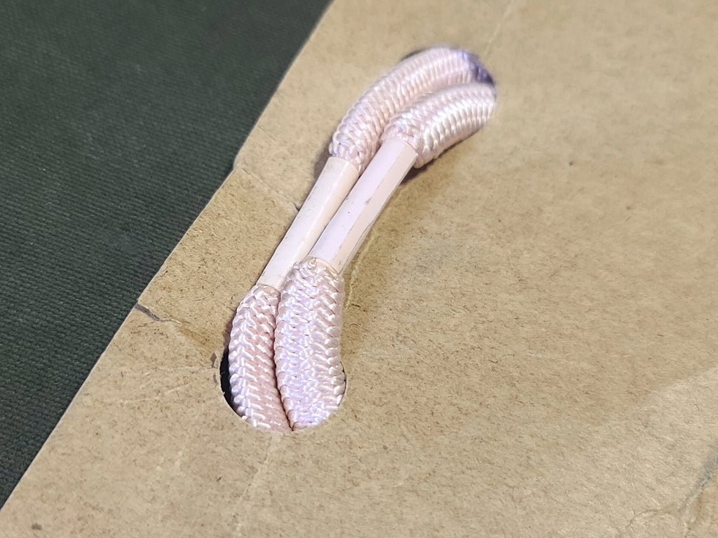 Roll Garter on Card — image 5