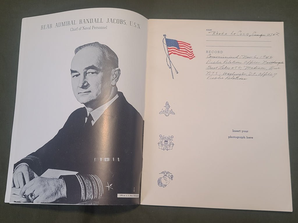 WAVES, USMCWR and SPARS Booklet — image 5
