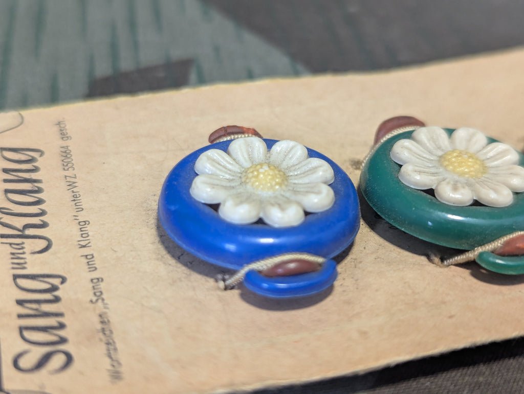 Sang und Klang DRGM Flower Clips — image 3