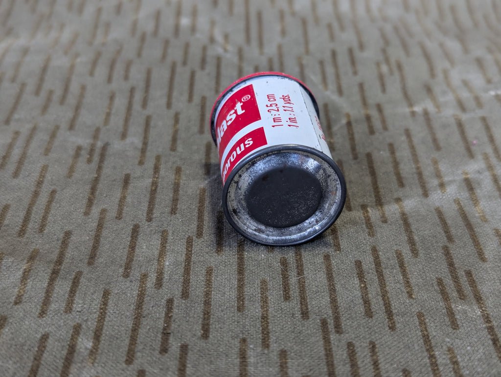 Post War Leukoplast Bandage Tin — image 4