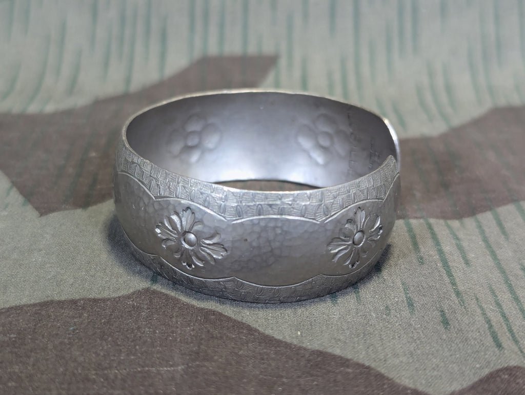 EM Handarbeit Neusilber Cuff Bracelet — image 4