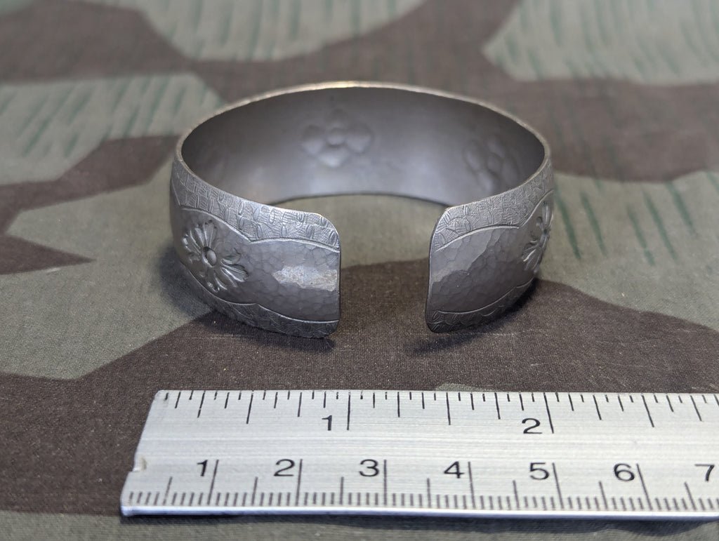 EM Handarbeit Neusilber Cuff Bracelet — image 5