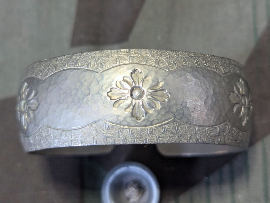 EM Handarbeit Neusilber Cuff Bracelet — image 7