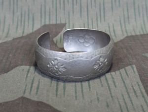 EM Handarbeit Neusilber Cuff Bracelet