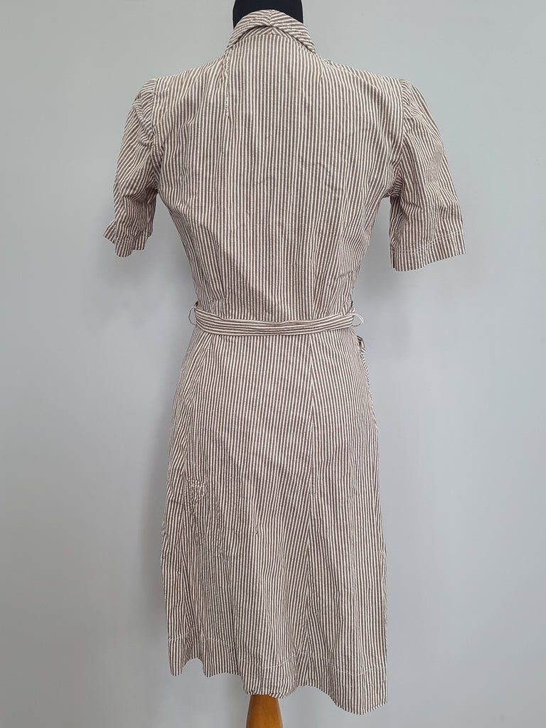 ANC Seersucker Hospital Dress and Hat(B-36' W-26.5' H-36') — image 3