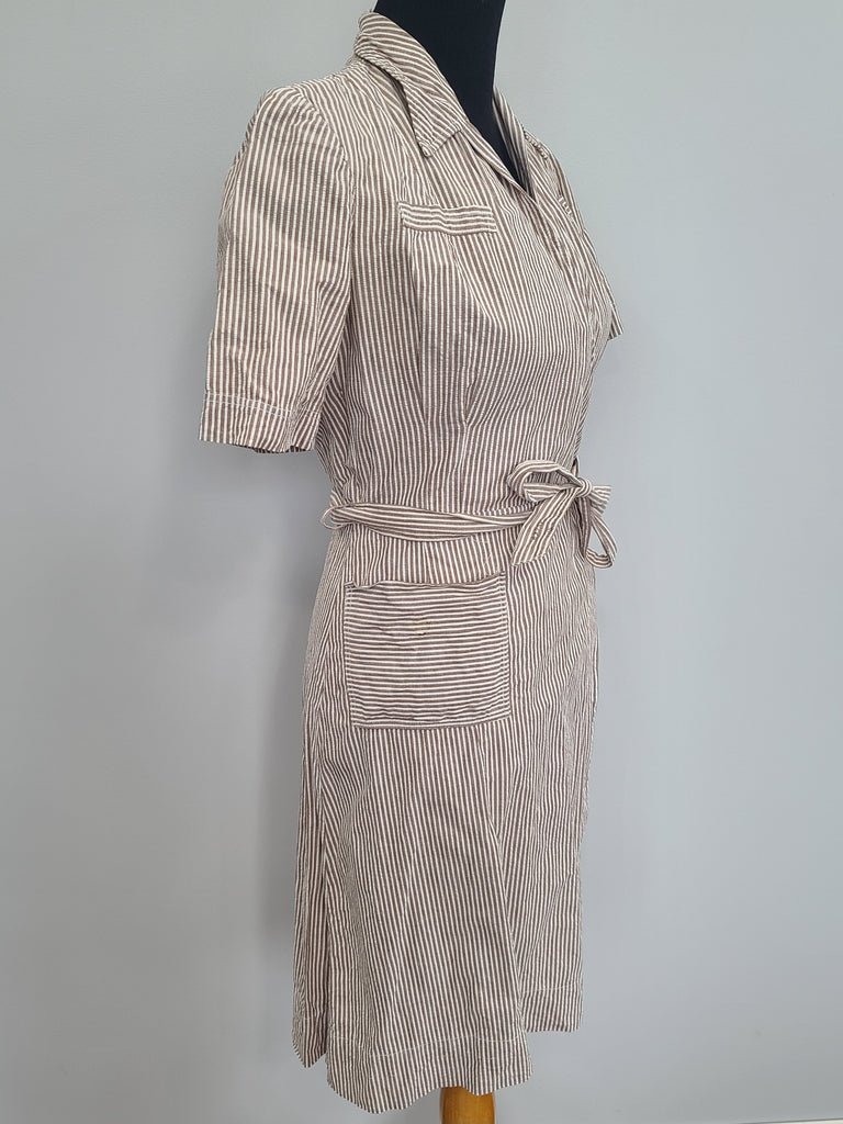 ANC Seersucker Hospital Dress and Hat(B-36' W-26.5' H-36') — image 4