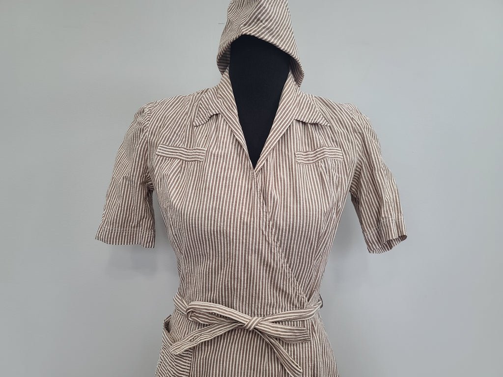 ANC Seersucker Hospital Dress and Hat(B-36' W-26.5' H-36') — image 5
