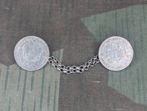 Charivari Tracht Button Chain