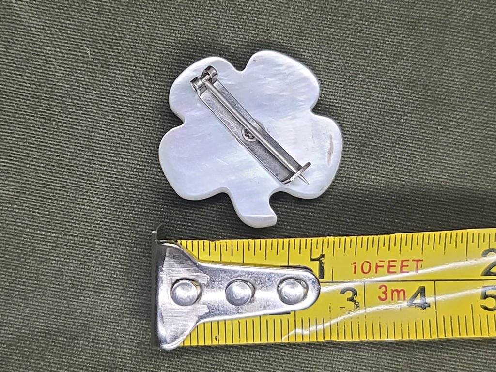 New York World's Fair 1939 Clover Pin — image 3