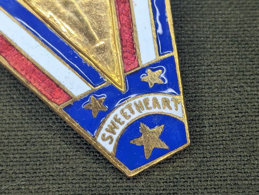 Army Soldier Sweetheart V Pin — image 4