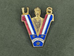 Army Soldier Sweetheart V Pin