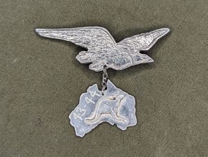 Australia Sweetheart Pin 43-44