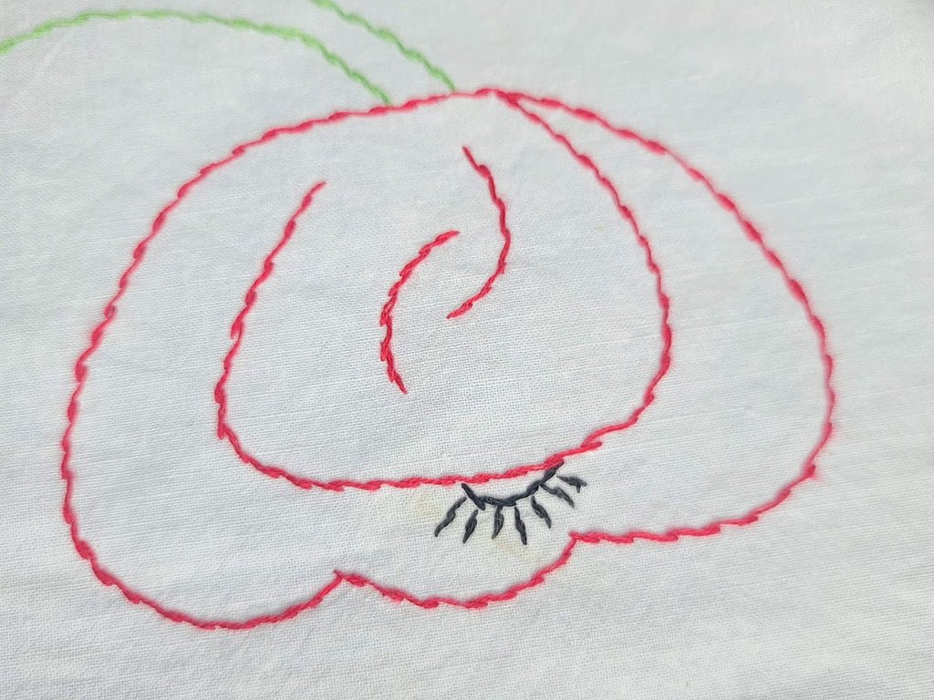 V for Victory Flags and Flower Linen — image 10