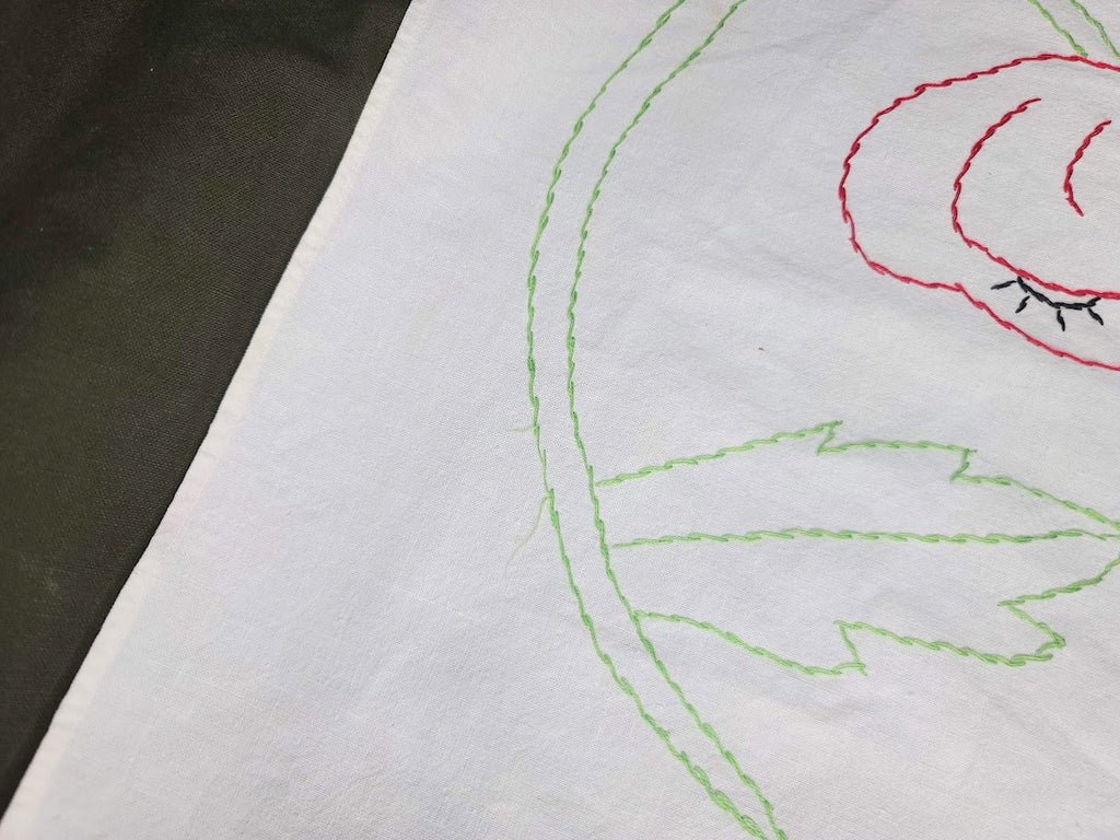 V for Victory Flags and Flower Linen — image 12