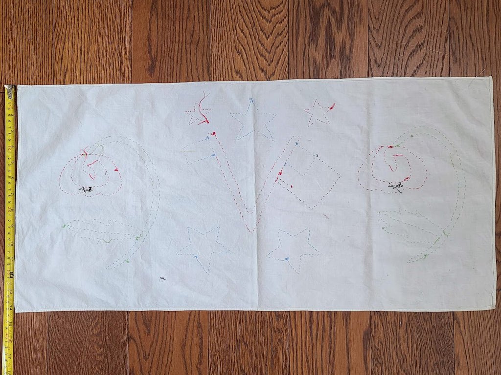 V for Victory Flags and Flower Linen — image 3