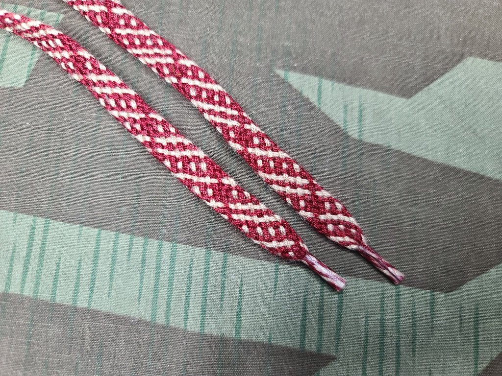 Red Pattern Shoelaces 40cm 16in. — image 3