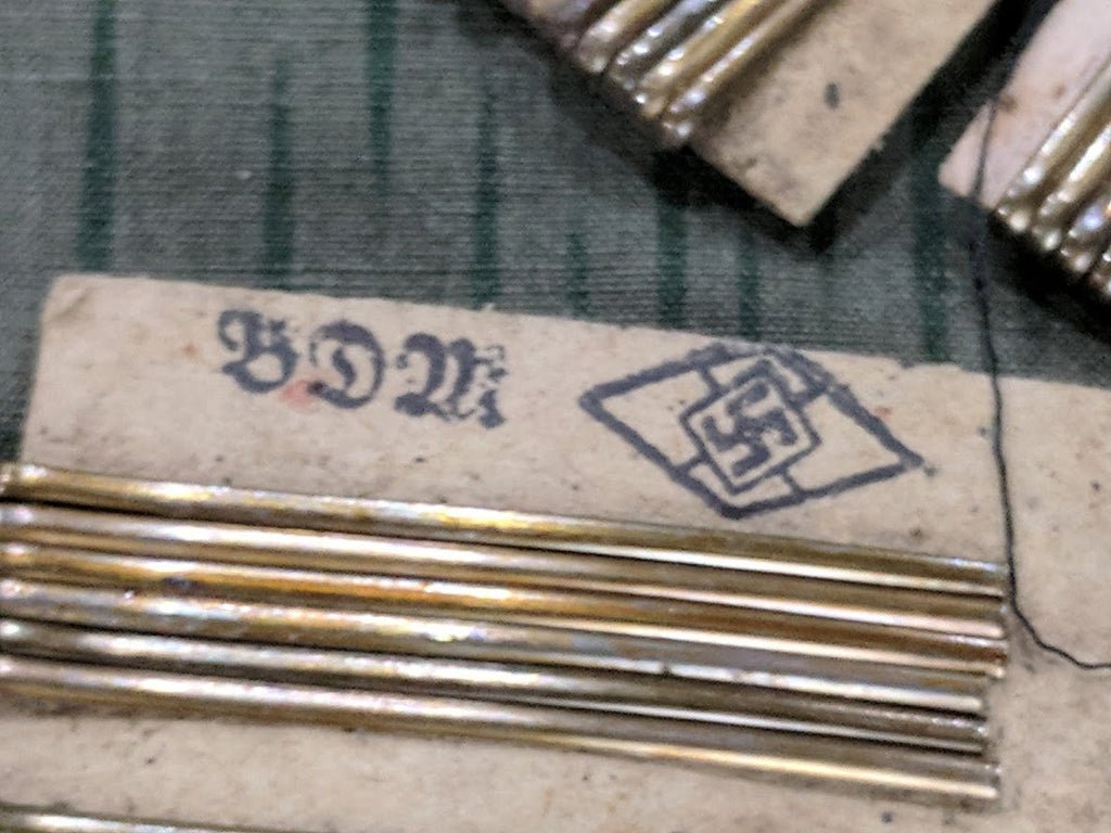 BDM Hairpins on Card — image 2