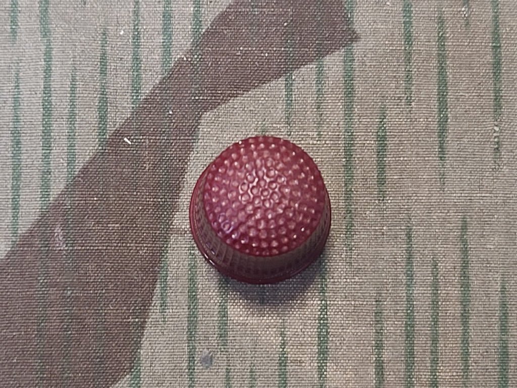 Red Bakelite Finger Hat Thimble — image 3