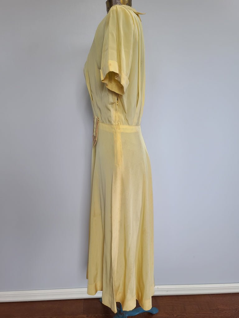Yellow Dress with Cute Accents AS-IS(B-40' W-26' H-40') — image 5