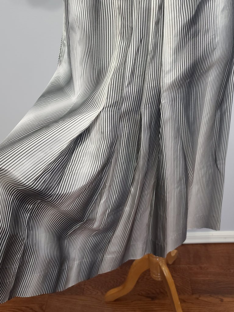 Black and White Stripe Dress(B-35' W-29' H-37') — image 10