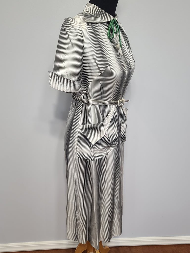 Black and White Stripe Dress(B-35' W-29' H-37') — image 4