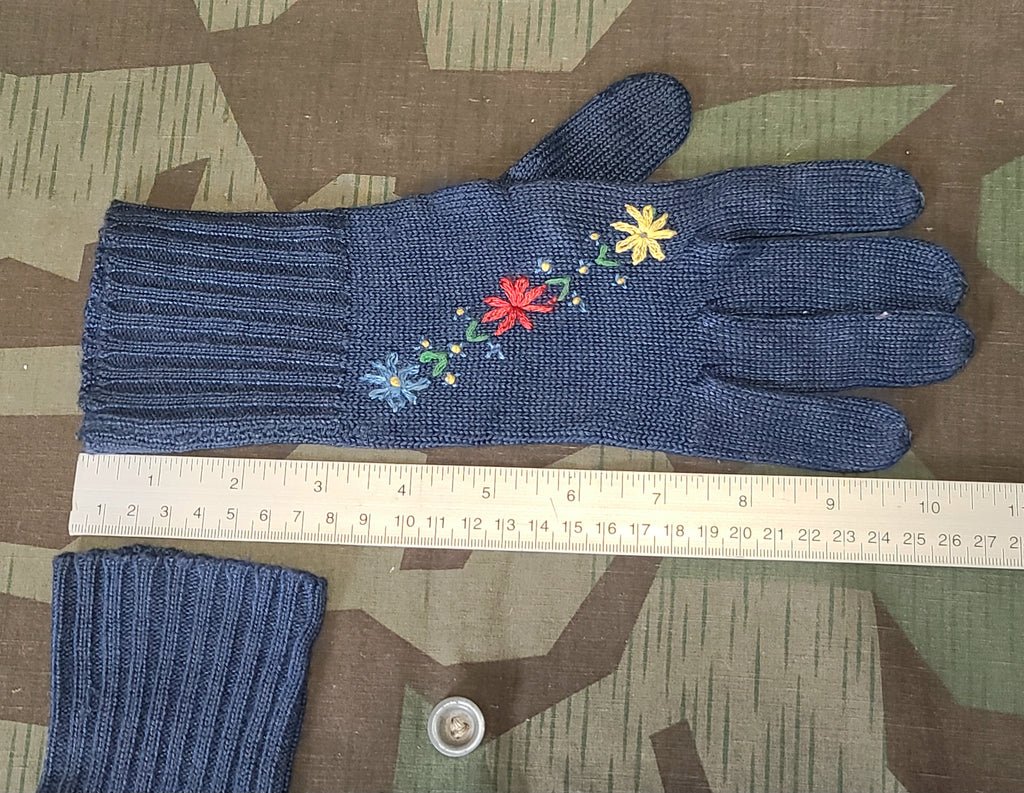 German Flower Winter Gloves — image 8