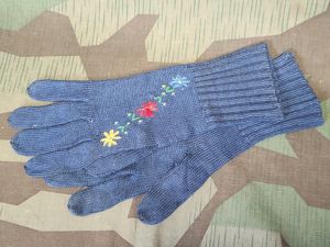 German Flower Winter Gloves