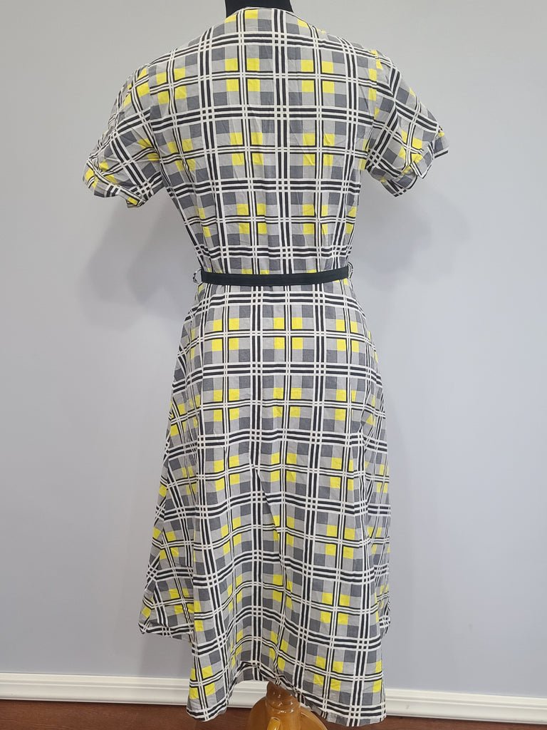 Gray and Yellow Plaid Dress(B-38' W-29' H-34') — image 3