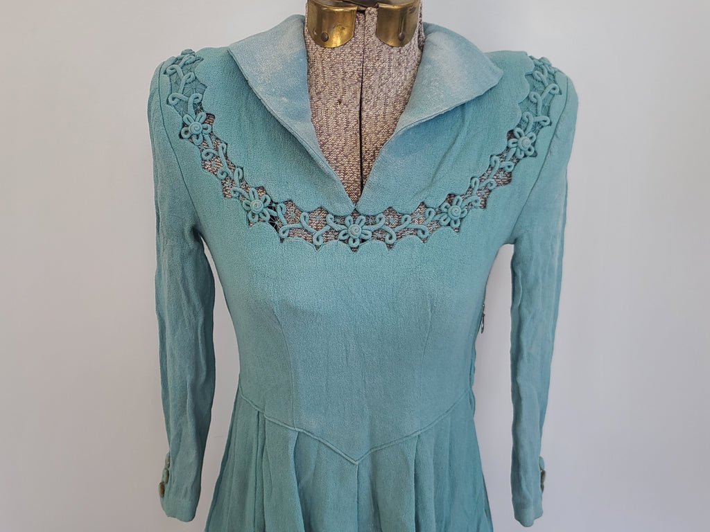 German Rayon Teal Dress(B-31.5' W-25' H-38') — image 5