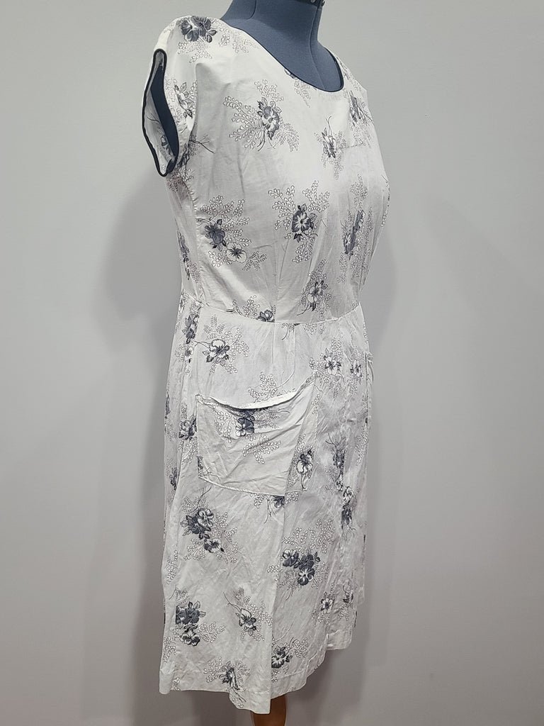 Flower Print Light Blue Dress(B-40' W-35' H-43') — image 4