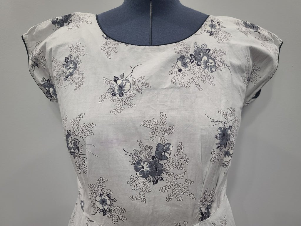 Flower Print Light Blue Dress(B-40' W-35' H-43') — image 5