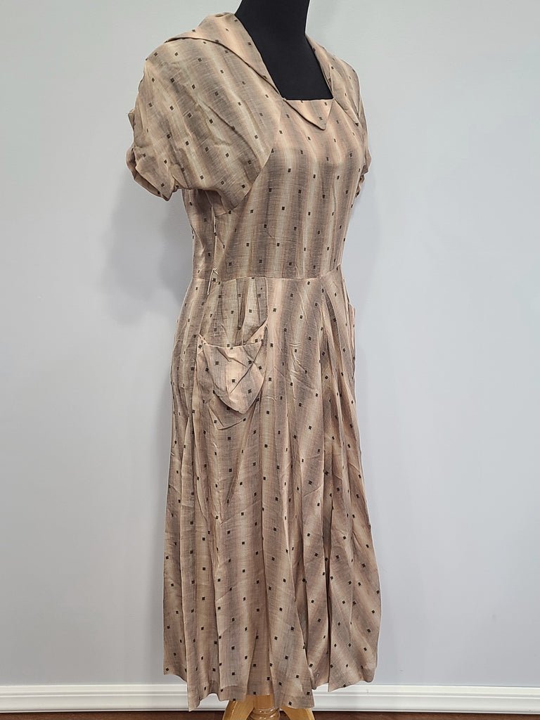 Brown Tan Stripe Dress(B-38' W-28' H-40') — image 4