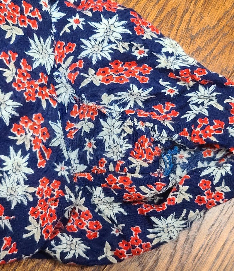 German Edelweiss Print Dress(B-35' W- 27.5') — image 17