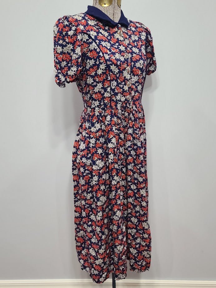 German Edelweiss Print Dress(B-35' W- 27.5') — image 4