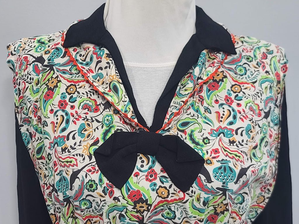 Black Dress with Novelty Print Apron(B-36' W-30' H-35.5') — image 5