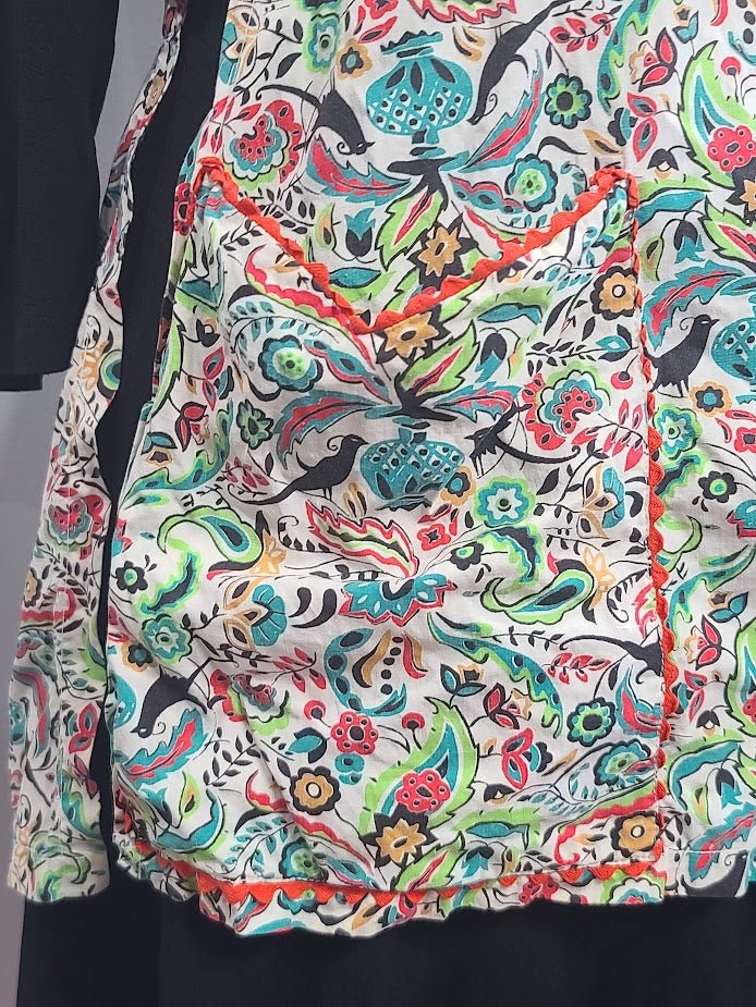 Black Dress with Novelty Print Apron(B-36' W-30' H-35.5') — image 7