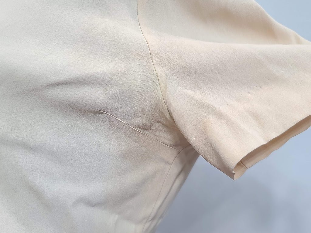 Blouse with Crown Embroidery and Skirt Set(B-41' W-28' H-41') — image 12