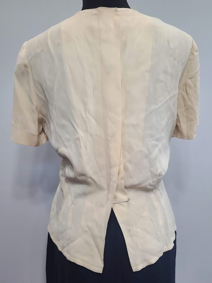 Blouse with Crown Embroidery and Skirt Set(B-41' W-28' H-41') — image 23